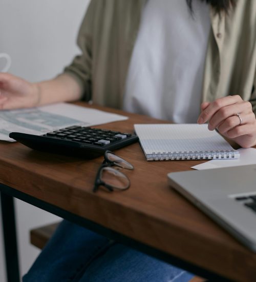 pexels-mikhail-nilov-6963857